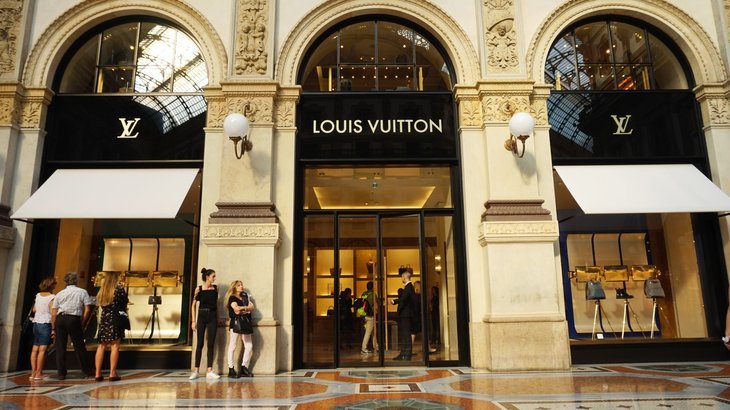 boutique Louis-Vuitton