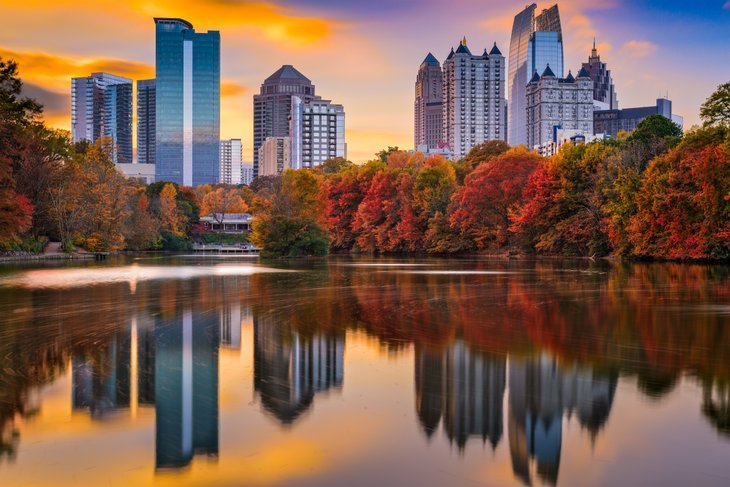 Atlanta, Géorgie, l'automne d'horizon de Piedmont Park